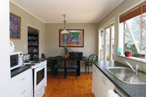 Photo of property in 34 Hellyers Street, Birkdale, Auckland, 0626