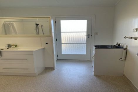 Photo of property in 40-40a Hamblyn Street, Strandon, New Plymouth, 4312