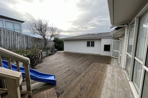 Photo of property in 14 Mcfetridge Place, Hillcrest, Auckland, 0627