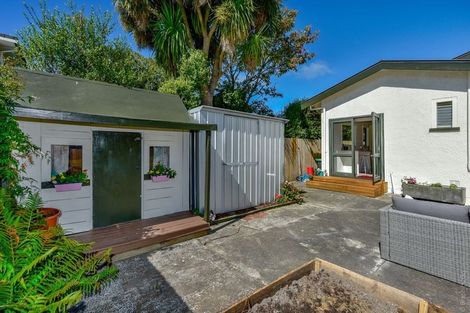 Photo of property in 43 Waimea Terrace, Beckenham, Christchurch, 8023