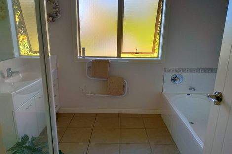 Photo of property in 2 Sovereign Isle Lane, Rototuna, Hamilton, 3210