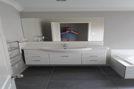 Photo of property in 4 Bourke Place, Havelock North, 4130