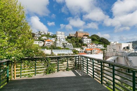 Photo of property in 218 Oriental Parade, Oriental Bay, Wellington, 6011