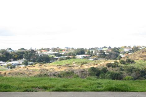 Photo of property in 20 Horizon Heights, Whalers Gate, New Plymouth, 4310