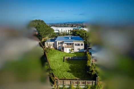 Photo of property in 50 Hobsonville Road, West Harbour, Auckland, 0618