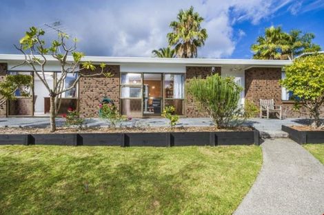 Photo of property in 1 Naviti Place, Browns Bay, Auckland, 0630