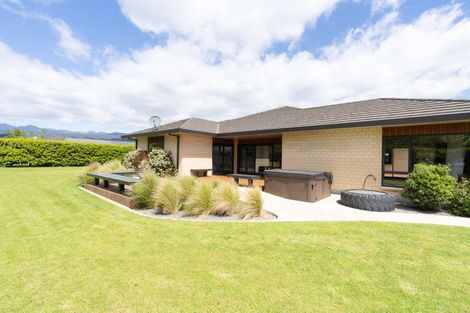 Photo of property in 347a Tararua Road, Levin, 5571