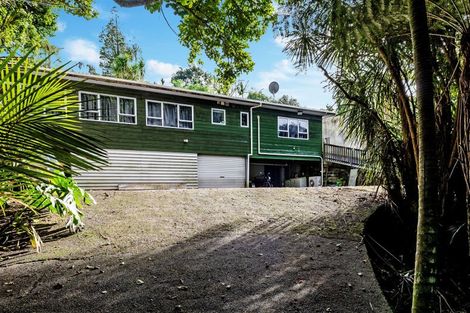 Photo of property in 323 Glenfield Road, Glenfield, Auckland, 0629