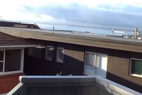 Photo of property in 2/3 Rahopara Street, Castor Bay, Auckland, 0620