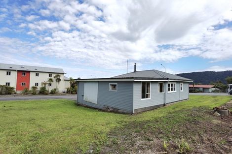 Photo of property in 13 Main Road, Fox Glacier, 7886