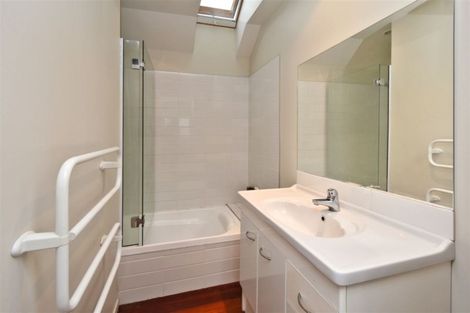 Photo of property in 500a Barbadoes Street, Edgeware, Christchurch, 8013