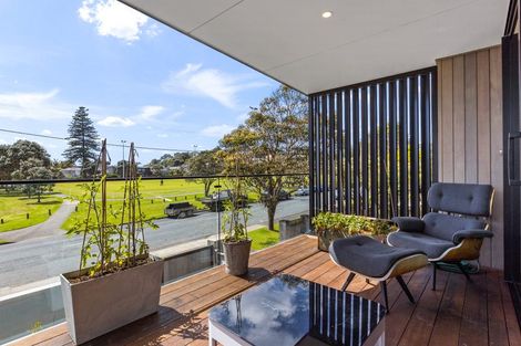 Photo of property in 3a William Bayes Place, Red Beach, 0932