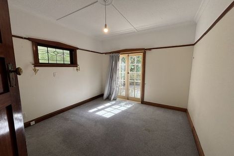 Photo of property in 30 Napier Street, Karaka Bays, Wellington, 6022