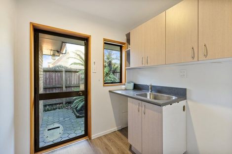 Photo of property in 8 Brockhall Lane, Avonhead, Christchurch, 8042