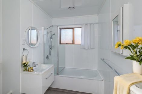 Photo of property in 72 Hokio Beach Road, Levin, 5510