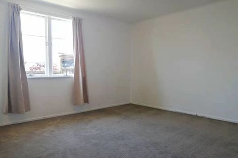 Photo of property in 18 Islington Avenue, New Lynn, Auckland, 0600