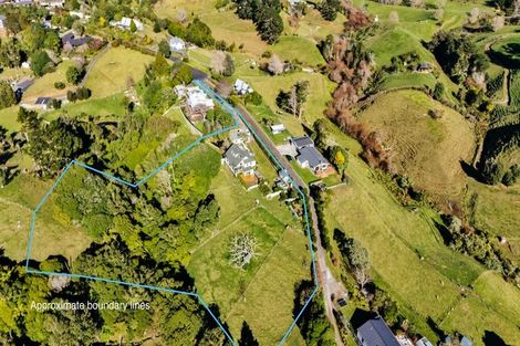 Photo of property in 28 Pararewa Drive, Whalers Gate, New Plymouth, 4310