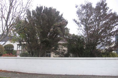 Photo of property in 5 Saulbrey Grove, Woburn, Lower Hutt, 5010