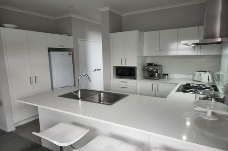 Photo of property in 20 Wai Place, Westgate, Auckland, 0614