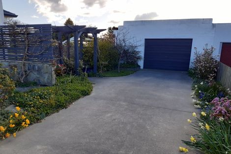 Photo of property in 68 Awamoa Road, Holmes Hill, Oamaru, 9401