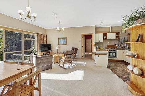 Photo of property in 4 Rangatira Road, Tawa, Wellington, 5028