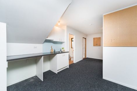 Photo of property in 86 Pahiatua Street, Hokowhitu, Palmerston North, 4410