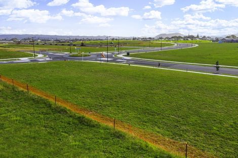 Photo of property in 61 Te Taniwha Road, One Tree Point, 0118