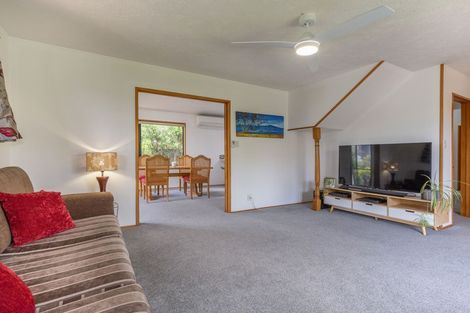 Photo of property in 11 Warner Place, Heathcote Valley, Christchurch, 8022