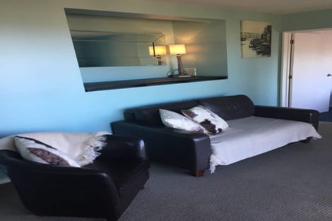 Photo of property in 17 Selleck Street, Mount Pleasant, Christchurch, 8081