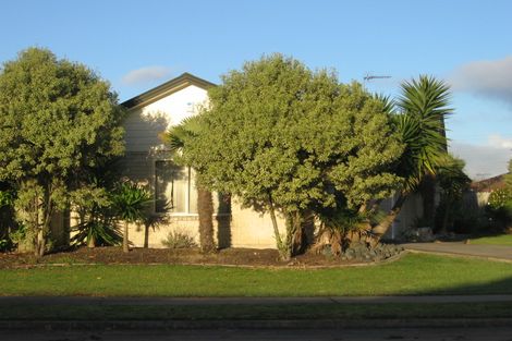 Photo of property in 74 Burswood Drive, Burswood, Auckland, 2013