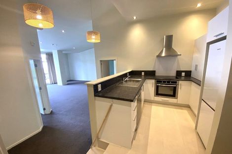 Photo of property in 2/20 Main Road, Tawa, Wellington, 5028