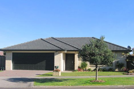 Photo of property in 33 Dairyland Drive, East Tamaki Heights, Auckland, 2016