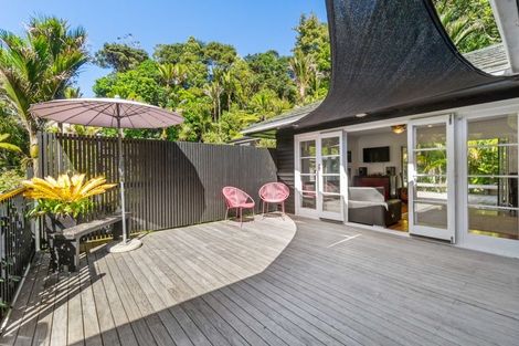 Photo of property in 31 Valley Road, Titirangi, Auckland, 0604