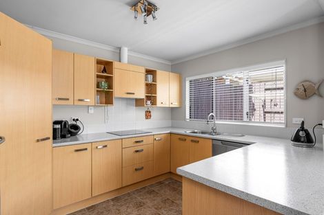 Photo of property in 34 Terracotta Drive, Blockhouse Bay, Auckland, 0600