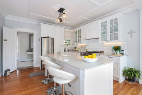 Photo of property in 27 Opoia Road, Hamilton East, Hamilton, 3216