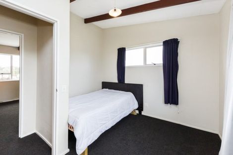 Photo of property in 14 Raglan Avenue, Cloverlea, Palmerston North, 4412
