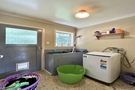 Photo of property in 480 Stokes Valley Road, Stokes Valley, Lower Hutt, 5019