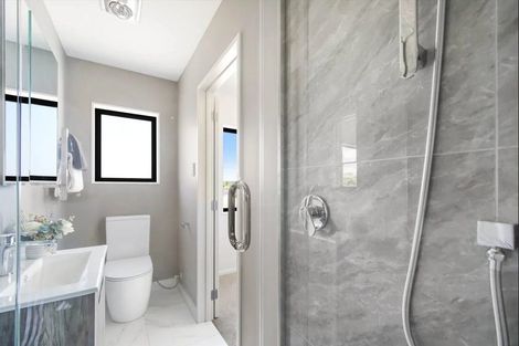 Photo of property in 2/32 Sunlands Drive, Manurewa, Auckland, 2102