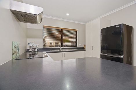 Photo of property in 19 Titch Place, Glen Eden, Auckland, 0602