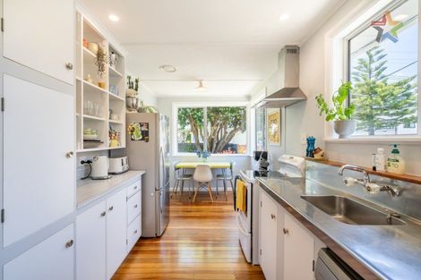 Photo of property in 72 Gordon Street, Avalon, Lower Hutt, 5011