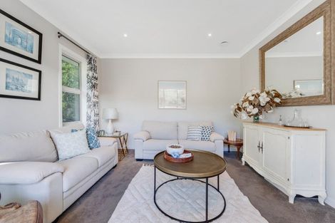 Photo of property in 8 Verley Rise, East Tamaki Heights, Auckland, 2016