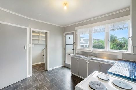 Photo of property in 40 Archibald Road, Kelston, Auckland, 0602