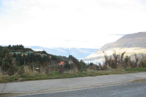 Photo of property in 38 Dart Place, Fernhill, Queenstown, 9300