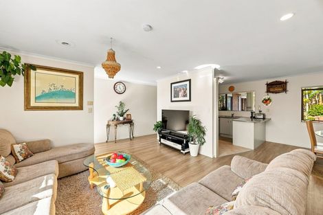 Photo of property in 54 Greenberry Drive, Ranui, Auckland, 0612
