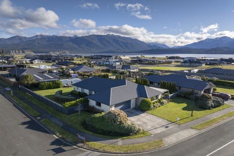 Photo of property in 21 South Arm Drive, Te Anau, 9600
