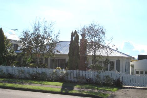 Photo of property in 7 Takutai Avenue, Bucklands Beach, Auckland, 2012