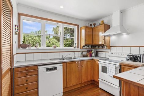 Photo of property in 5 Cross Street, Raglan, 3225