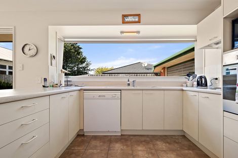 Photo of property in 105a Somerfield Street, Somerfield, Christchurch, 8024