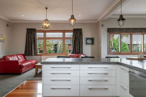 Photo of property in 24 Elmira Avenue, Hokowhitu, Palmerston North, 4410