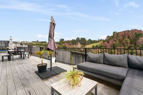 Photo of property in 32 Puhirake Crescent, Pyes Pa, Tauranga, 3112